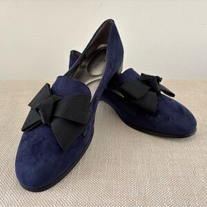Bandolino Classic Bolomb Loafer Navy Suede Black Grosgrain Bow 7.5